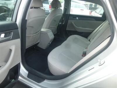 2015 Hyundai SONATA SE   - Photo 5 - Kailua-Kona, HI 96740