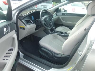 2015 Hyundai SONATA SE   - Photo 4 - Kailua-Kona, HI 96740