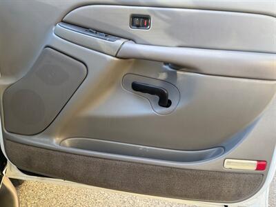 2004 Chevrolet Tahoe  Runs great! - Photo 17 - Valencia, CA 91355