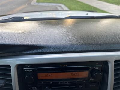 2005 Toyota 4Runner SR5  4x4! RUNS BEAUTIFUL!! - Photo 23 - Valencia, CA 91355