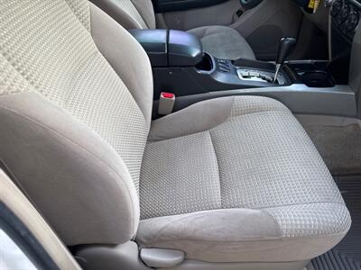 2005 Toyota 4Runner SR5  4x4! RUNS BEAUTIFUL!! - Photo 16 - Valencia, CA 91355