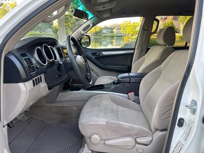 2005 Toyota 4Runner SR5  4x4! RUNS BEAUTIFUL!! - Photo 9 - Valencia, CA 91355