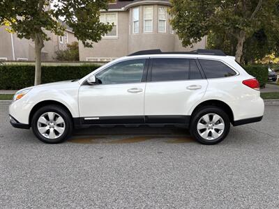 2011 Subaru Outback 2.5i Premium  RUNS BEAUTIFULLY! - Photo 2 - Valencia, CA 91355