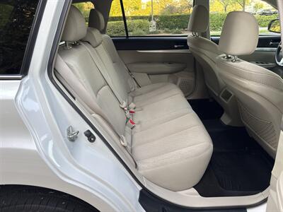2011 Subaru Outback 2.5i Premium  RUNS BEAUTIFULLY! - Photo 15 - Valencia, CA 91355