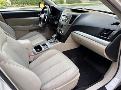 2011 Subaru Outback 2.5i Premium  RUNS BEAUTIFULLY! - Photo 20 - Valencia, CA 91355