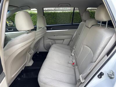 2011 Subaru Outback 2.5i Premium  RUNS BEAUTIFULLY! - Photo 12 - Valencia, CA 91355