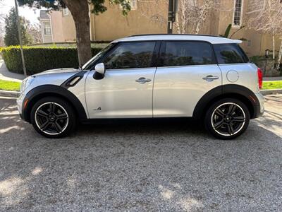2011 MINI Cooper Countryman S ALL4 Manual transmission!!  MANUAL!! Super clean!! Great looking interior !! - Photo 2 - Valencia, CA 91355