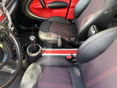 2011 MINI Cooper Countryman S ALL4 Manual transmission!!  MANUAL!! Super clean!! Great looking interior !! - Photo 19 - Valencia, CA 91355
