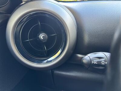 2011 MINI Cooper Countryman S ALL4 Manual transmission!!  MANUAL!! Super clean!! Great looking interior !! - Photo 38 - Valencia, CA 91355