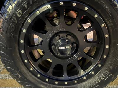 2018 Chevrolet Silverado 1500 LT Z71  Low miles!! Gorgeous! Salvage title from hail . Never been in an accident! - Photo 43 - Valencia, CA 91355