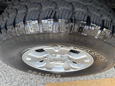 2015 Toyota Tacoma PreRunner V6 ONLY 75532 MILES!!  Absolutely beautiful - Photo 41 - Valencia, CA 91355