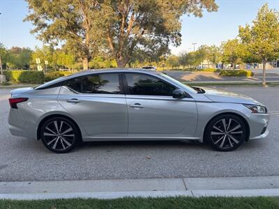 2019 Nissan Altima 2.5 SR  Great driving sedan!!! - Photo 5 - Valencia, CA 91355