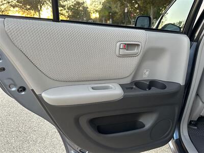 2004 Toyota Highlander  Super clean!! Low miles!!! - Photo 14 - Valencia, CA 91355