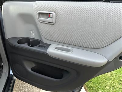 2004 Toyota Highlander  Super clean!! Low miles!!! - Photo 16 - Valencia, CA 91355