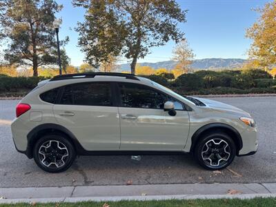 2015 Subaru XV Crosstrek 2.0i Premium Really beautiful Subaru. Great color , runs great. - Photo 6 - Valencia, CA 91355