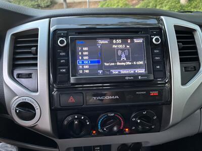 2015 Toyota Tacoma V6 ONE OWNER, 46,638 ORIGINAL MILES   - Photo 21 - Valencia, CA 91355
