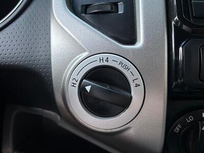 2015 Toyota Tacoma V6 ONE OWNER, 46,638 ORIGINAL MILES   - Photo 24 - Valencia, CA 91355