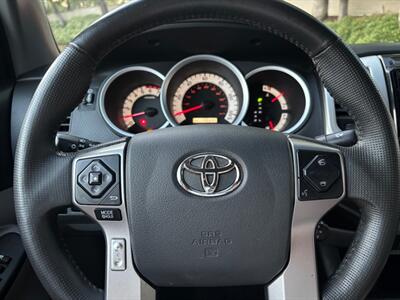 2015 Toyota Tacoma V6 ONE OWNER, 46,638 ORIGINAL MILES   - Photo 25 - Valencia, CA 91355