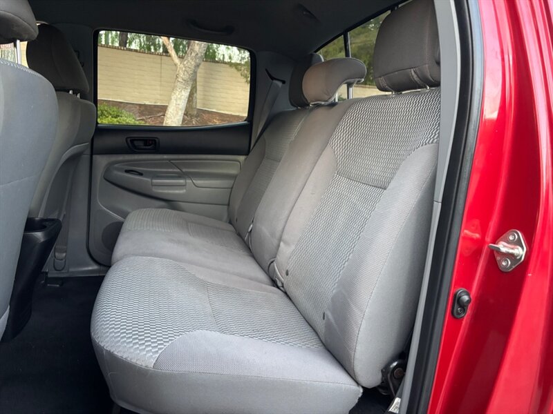 2015 Toyota Tacoma V6 photo 12