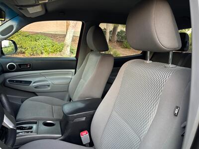2015 Toyota Tacoma V6 ONE OWNER, 46,638 ORIGINAL MILES   - Photo 11 - Valencia, CA 91355