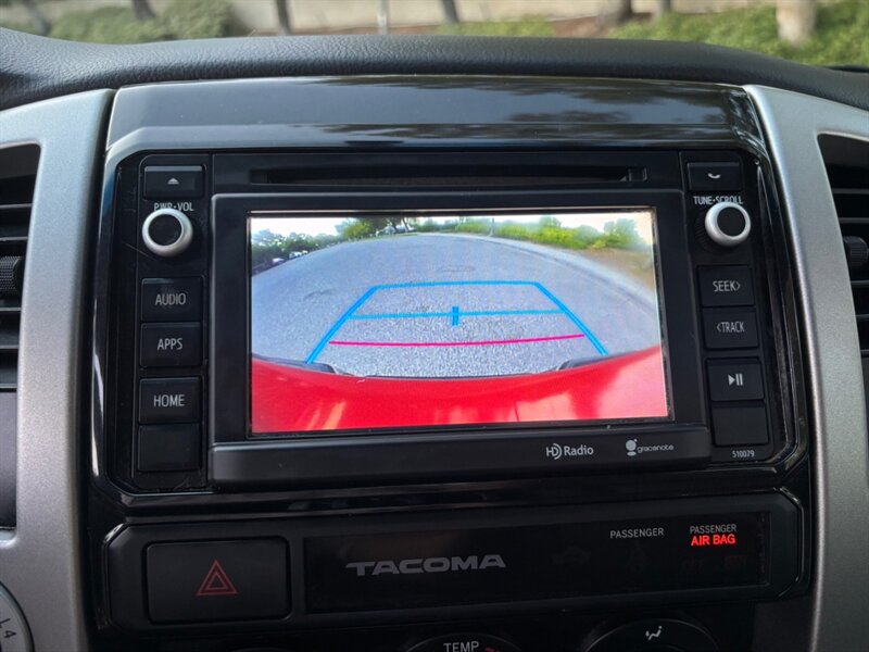 2015 Toyota Tacoma V6 photo 23