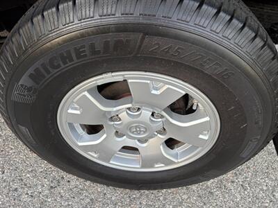 2015 Toyota Tacoma V6 ONE OWNER, 46,638 ORIGINAL MILES   - Photo 33 - Valencia, CA 91355