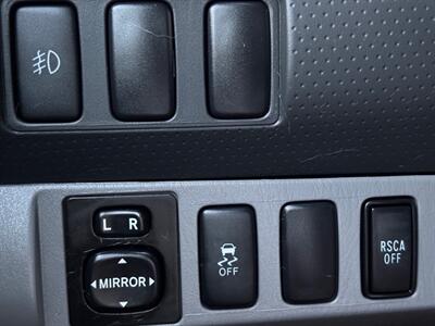 2015 Toyota Tacoma V6 ONE OWNER, 46,638 ORIGINAL MILES   - Photo 26 - Valencia, CA 91355