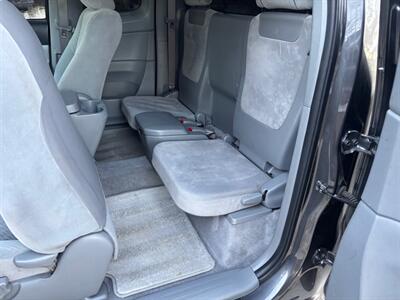 2011 Toyota Tacoma  Reliable! Low miles ! - Photo 11 - Valencia, CA 91355