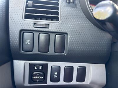 2015 Toyota Tacoma PreRunner V6   - Photo 18 - Valencia, CA 91355