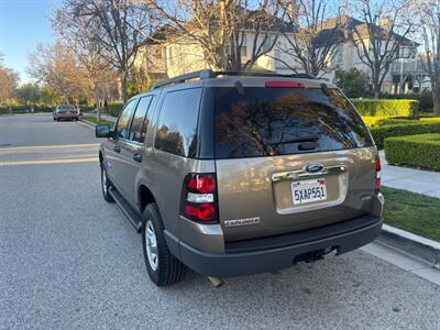2006 Ford Explorer XLS ABSOLUTELY GORGEOUS !!   - Photo 2 - Valencia, CA 91355