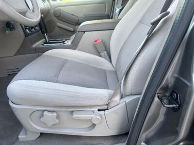 2006 Ford Explorer XLS ABSOLUTELY GORGEOUS !!   - Photo 8 - Valencia, CA 91355