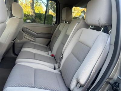 2006 Ford Explorer XLS ABSOLUTELY GORGEOUS !!   - Photo 11 - Valencia, CA 91355