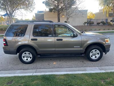 2006 Ford Explorer XLS ABSOLUTELY GORGEOUS !!   - Photo 5 - Valencia, CA 91355