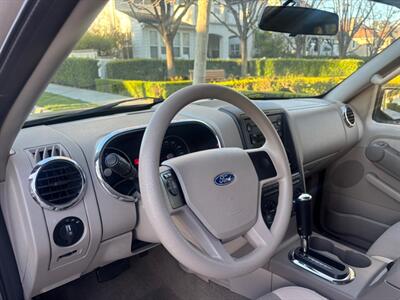 2006 Ford Explorer XLS ABSOLUTELY GORGEOUS !!   - Photo 7 - Valencia, CA 91355