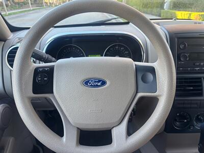 2006 Ford Explorer XLS ABSOLUTELY GORGEOUS !!   - Photo 26 - Valencia, CA 91355