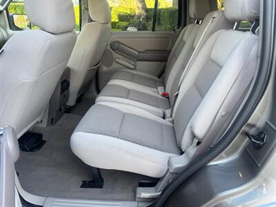 2006 Ford Explorer XLS ABSOLUTELY GORGEOUS !!   - Photo 10 - Valencia, CA 91355