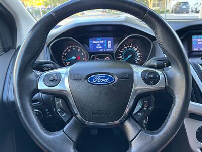 2012 Ford Focus SE  MANUAL! RUNS GREAT!! - Photo 28 - Valencia, CA 91355