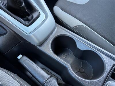 2012 Ford Focus SE  MANUAL! RUNS GREAT!! - Photo 27 - Valencia, CA 91355