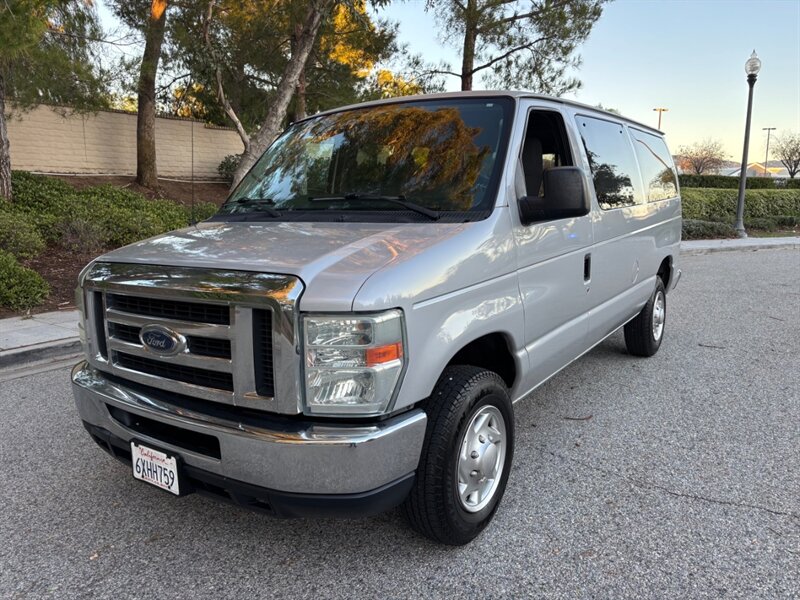 2010 Ford E-350 SD XL  Looks Great ! Runs Great!! - Photo 1 - Valencia, CA 91355
