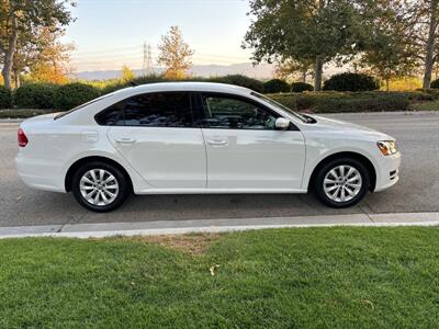 2014 Volkswagen Passat 1.8T Wolfsburg Edition PZEV  LOW MILES! GREAT RUNNIING CAR AT AN AFFORDABLE PRICE! - Photo 5 - Valencia, CA 91355