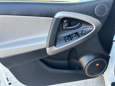 2008 Toyota RAV4 Limited  Clean Limited! RUNS PERFECT! - Photo 23 - Valencia, CA 91355