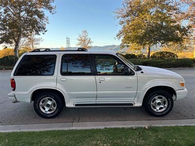 1999 Ford Explorer Limited  Super Clean ! Low Miles! - Photo 2 - Valencia, CA 91355