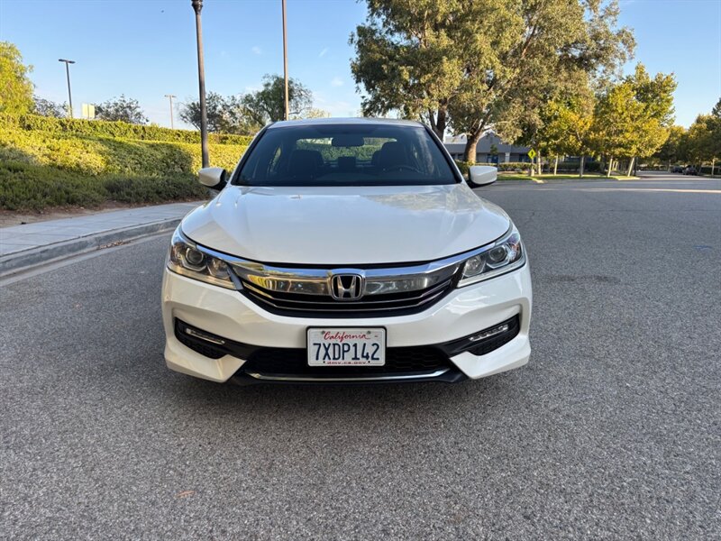 2017 Honda Accord Sport photo 5