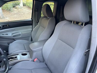 2010 Toyota Tacoma V6 4x4 ONE OWNER   - Photo 12 - Valencia, CA 91355