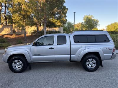 2010 Toyota Tacoma V6 4x4 ONE OWNER   - Photo 2 - Valencia, CA 91355
