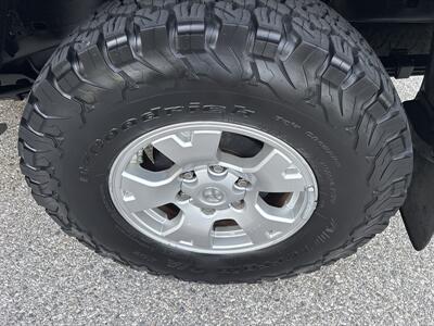 2010 Toyota Tacoma V6 4x4 ONE OWNER   - Photo 40 - Valencia, CA 91355