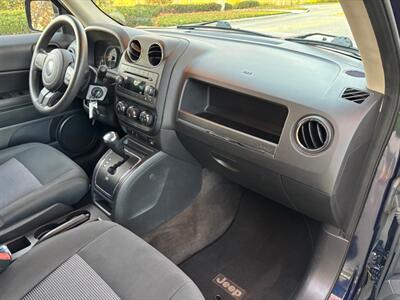 2014 Jeep Patriot Sport  4x4! Low miles! - Photo 27 - Valencia, CA 91355