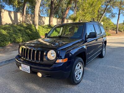 2014 Jeep Patriot Sport  4x4! Low miles! - Photo 12 - Valencia, CA 91355