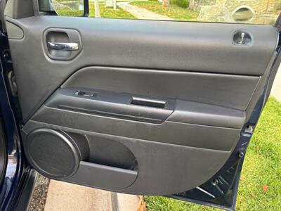 2014 Jeep Patriot Sport  4x4! Low miles! - Photo 21 - Valencia, CA 91355