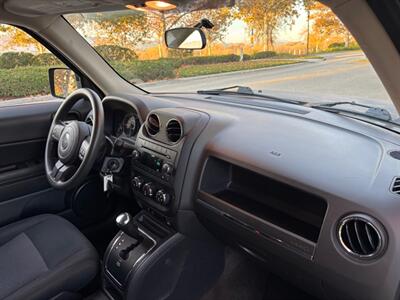 2014 Jeep Patriot Sport  4x4! Low miles! - Photo 18 - Valencia, CA 91355